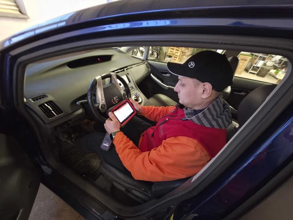 Diagnostyka baterii hybrydowej Toyota Prius za pomocą Launch